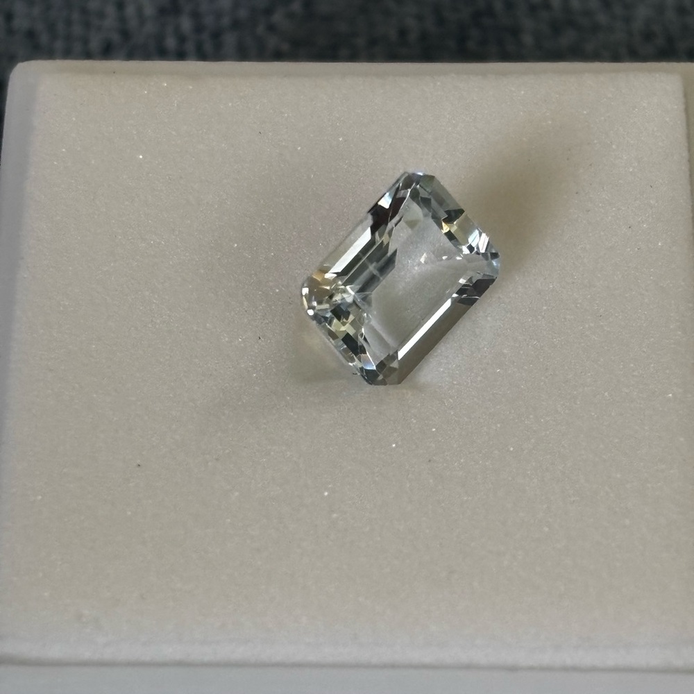 1.65CT Aquarium